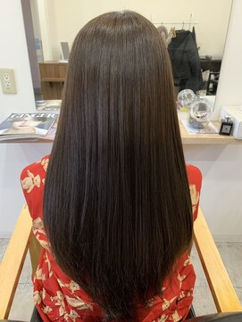 カキーン(cakeen) 髪質改善縮毛矯正 ツヤ髪ストレートロング 赤み消しカラー