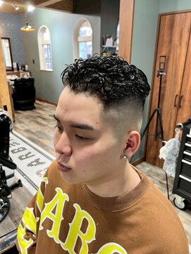 スタンドバーバー 柏(STAND BARBER) スペインカール/スパイキーショート/ブルーブラック/柏