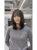 柔らかカーキグレージュ×顔まわりレイヤー