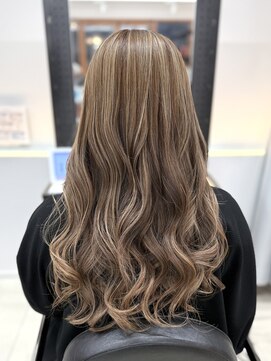 グランリュクス(GRANLUXE) イルミナカラー×極細ハイライトで透明感ベージュ