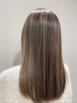 ブロッサム 東久留米店(Blossom)&nbsp;大人かわいいバレイヤージュブリーチハイライトアッシュブラウン