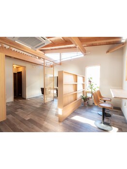 美しい髪にこだわる大人女性にオススメサロン♪髪のお悩みに合わせ女性オーナーがマンツーマンでご提案!