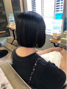 デイジー(Daisy) 切りっぱなし艶ボブ