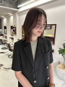 ルックアット(Look at) 【Look at】20代30代40代ミディアム