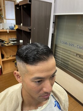 ラッキー(LUCKY) ツーブロックフェイドスタイル