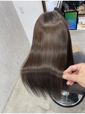 【Lana】透明感と艶が際立つ、シルキーブラウンストレート
