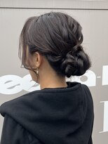 ピークアブー ワン(PEEK-A-BOO ONE)&nbsp;ヘアセットアップスタイルお呼ばれヘアゆるふわシニヨンまとめ髪