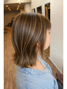 エルメ バイ アンフィー(Elme by anphi) 【Elme 野呂】ベージュ×ハイライト 外ハネミディ