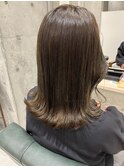 オリーブグレージュ