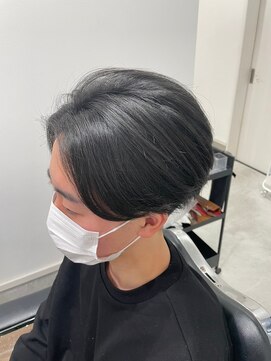 モンド ホリスティック ヘアー(MONDE Holistic Hair) センターパートスタイル[ユニセックス/ショートカット/ブラック]