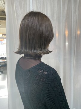 ユーリ(juli) やわらか艶々グレージュ