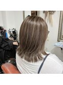 ハイライトベースのベージュカラー