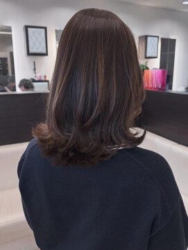 ヴィサージュ ギンザ VISAGE GINZA 大人可愛いミディアムレイヤースタイル