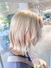 サラ(sara) ブリーチホワイトベージュカラー