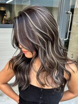 トゥイン 八王子(TWIN)&nbsp;デザインカラーフェイスフレーミングココアベージュ小顔