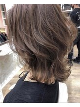 フィガロ ウメダ(FIGARO UMEDA) 【40代オーダー人気No.1】ミディアムハイレイヤーカット/梅田