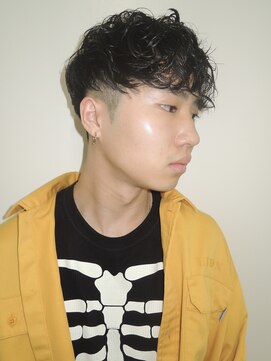 メンズカットツイストパーマツーブロックスキンフェードマッシュ