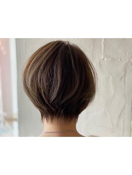 イメチェンもお任せください。360度どこから見てもキレイなシルエットで、周りから褒められるスタイルに。