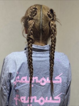 ミラ(MIRA) ヘアアレンジ / ツインアレンジ / 大阪美容室