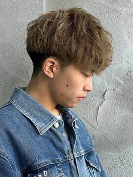 ニアウ 高崎店(Niau) MEN’S HAIR/サーフカール/刈り上げセンターパート/群馬高崎