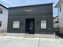エメティー(Emeti)の雰囲気（店舗前に駐車場があります(3台)）