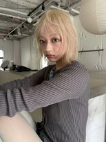 ルーム(Loom.)&nbsp;ケアブリーチ ハイトーンボブ 抜きっぱなし 切りっぱなしボブ