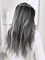 オーブ ヘアー アムール 学芸大学店(AUBE HAIR amour)&nbsp;【AUBE HAIR】ホワイトグレーハイライト_シースルーストレート