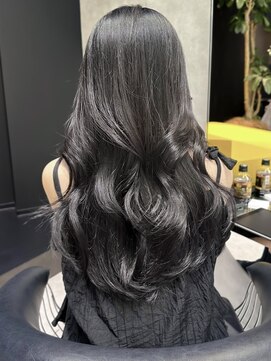 シティ(CITY) 光盛れするダークグレー 暗髪 韓国ヘア レイヤーカット 東垂水