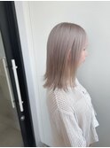 ホワイトグレージュケアブリーチニュアンスカラー/切りっぱなし