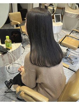 オグジュアリー 表参道(aux.) ストレートロングヘア×ダークグレージュ