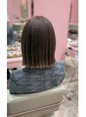 グレージュ×切りっぱなしボブ