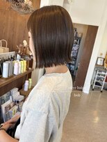 パル バイ ラベスト(Pal by lovest) 切りっぱなしボブ×オリーブベージュ