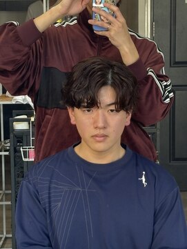 大人ぽく仕上がる。シャドウパーマ