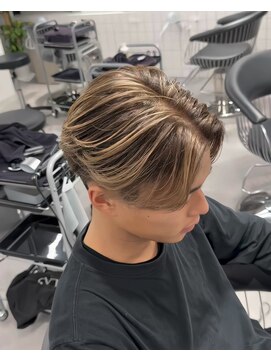 ステラ(STELLA) メンズ/バレイヤージュ/センターパート/ブリーチ＆ダブルカラー