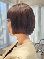 ストレータ バイ マリオ(Strata by mario)&nbsp;色落ち楽しむブリーチ有ナチュラルアンブレラカラー前上がりボブ