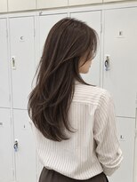 フラウ チャームマーチ(hulau Charm/MARCH) シックな暗髪ニュアンスレイヤー