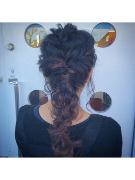 セレーネ(Selene) 編み込みヘアアレンジ