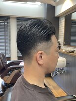 メンズサロン エクシア ブラト(brat)&nbsp;ローフェード×ナチュラルバック×20代/30代