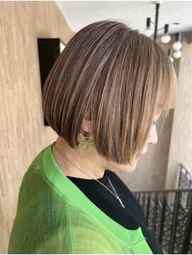 ゲイン(Gain) 大人女性に人気なボブ×白髪ぼかし/ハイライト/ケアブリーチ