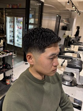 フランクスバーバーザスタンド(Frank’s barber the stand) メンズヘアF