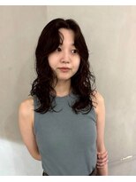 シーン バイ ラッド(SCENE by RAD)&nbsp;顔まわりレイヤーで魅せる大人可愛いセミロングショート艶感