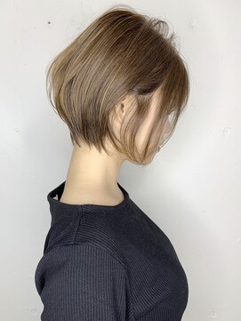 リヴ オオサカ(LIV OSAKA) 【 LIV OSAKA 】エッジショート_アッシュカラー_ハイトーン