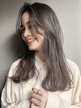 “乾かすだけ“で決まるヘアスタイリング。自宅での再現性を重視した提案が人気のMAKE’S独自のカット技術