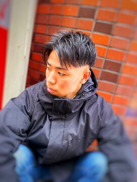 銀座マツナガ 神田店 10代20代メンズセンターパート清潔感スキンフェード好感度モテ髪
