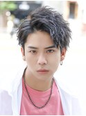 ソフトツイスト　耳かけアップバング