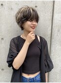 大人かわいいショートパーマ　美髪　ネビージュ