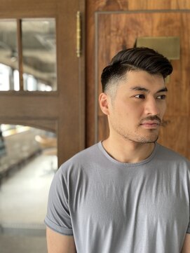 リバレッジ 広尾(Leverage) 海外七三分けサイドパートフェードカット