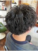 ダークグレージュ無造作刈り上げツーブロックツイストパーマ