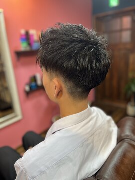 クレイジーバーバー(CRAZY BARBER) ツーブロックアップバング