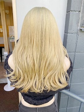 ヘアリゾート粋 新宿三丁目本店 《前地 麻衣》ブリーチ/ハイトーンベージュ